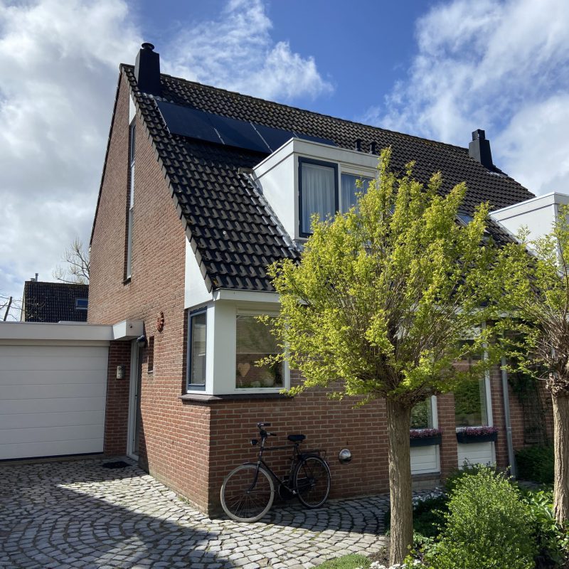 huis met zonnepanelen geplaatst door stroo energy solutions